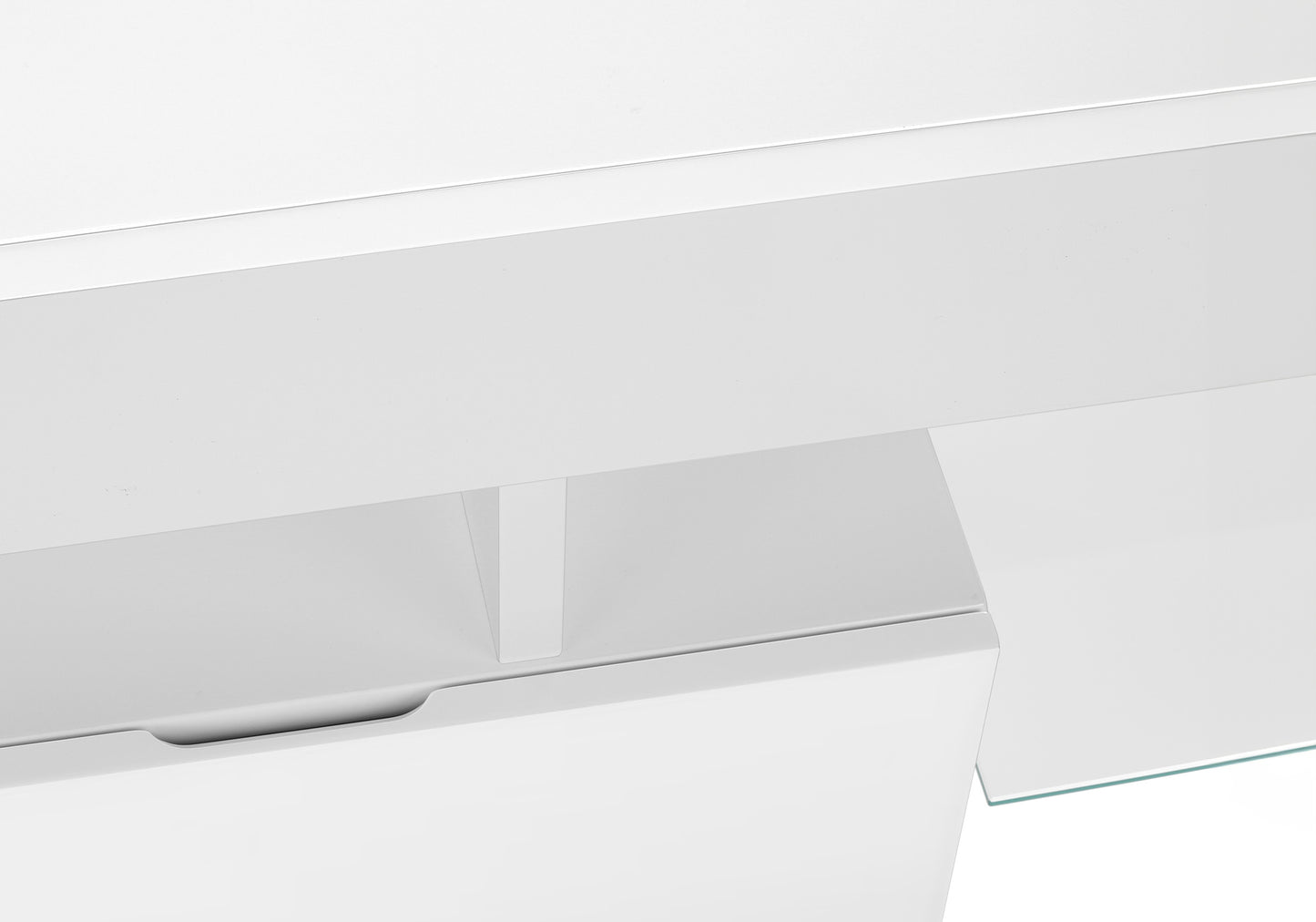 Meuble T.V - 63"L / Blanc Lustré / MO#3548