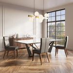 Chaises Boucherville en cuir autour d'une table de salle à manger, Meubles TOCO