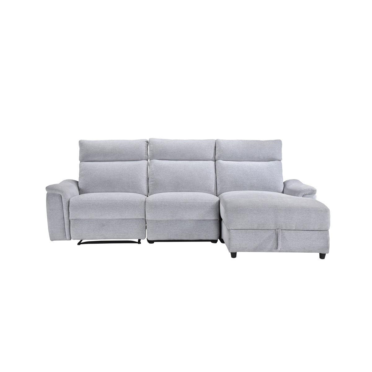 Sofa sectionnel inclinable Skava gris pâle de TOCO Meubles avec méridienne de rangement à droite, vue de face sur fond blanc