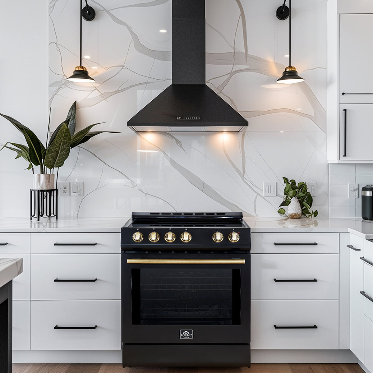 Cuisinière électrique Forno Leonardo noire FFSEL6022-30BLK dans une cuisine – Meubles TOCO