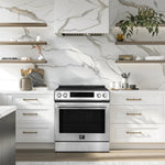 Cuisinière à induction Forno Donatello inox FFSIN0905-30 dans une cuisine – Meubles TOCO