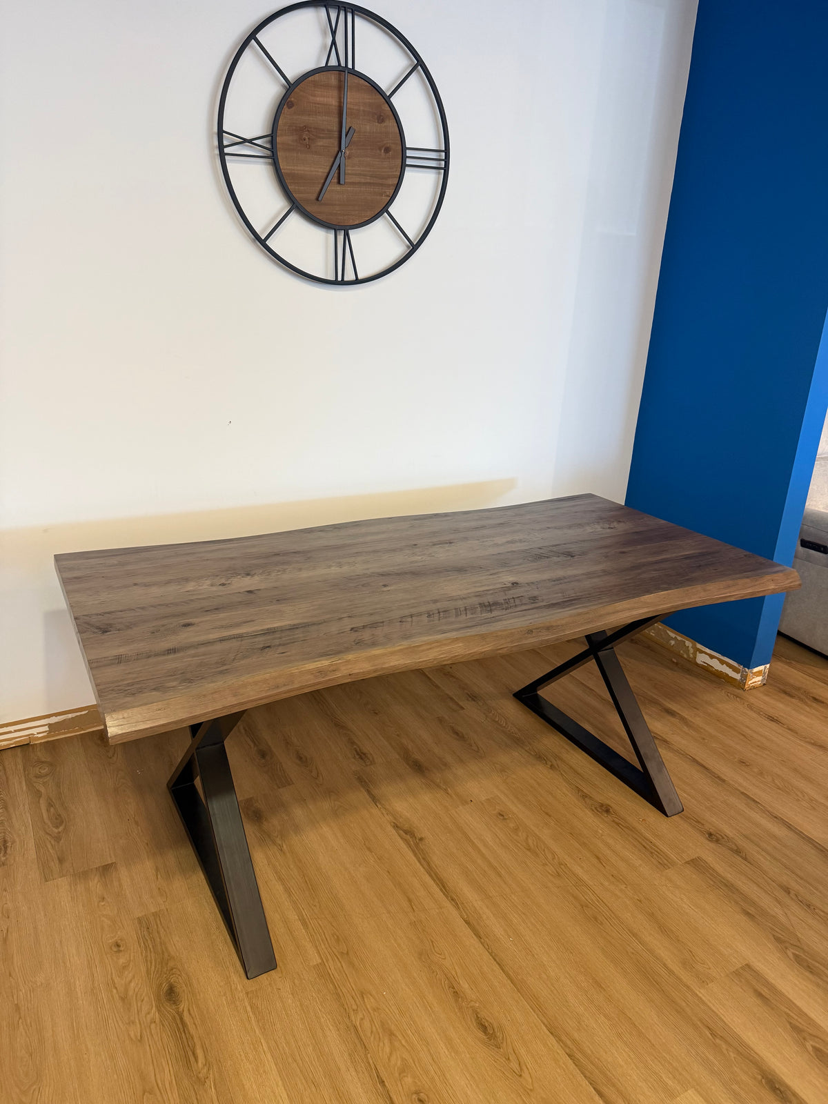 Table de salle à manger Nova / Modèle plancher