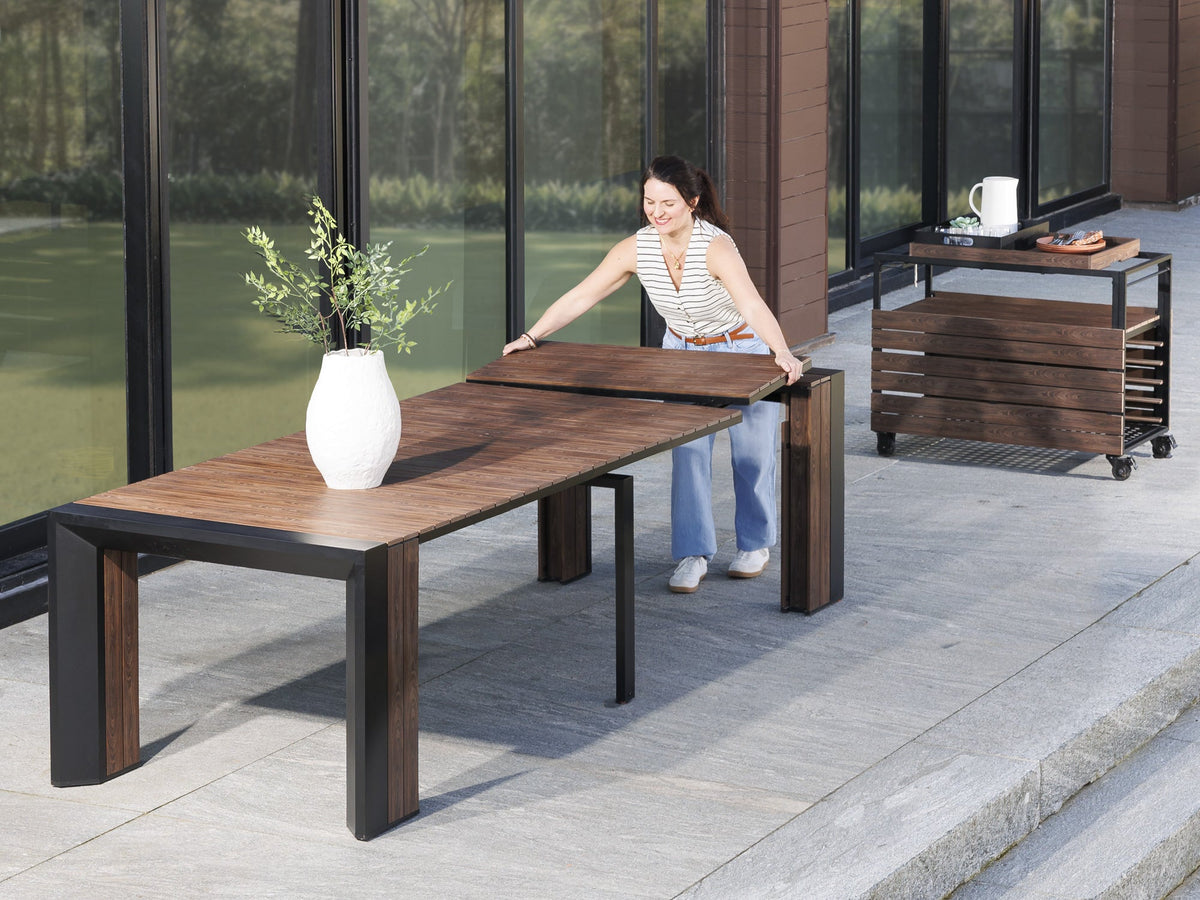 Table à manger extérieure extensible Transformer en noyer foncé, cadre noir – démonstration du mécanisme – Meubles TOCO