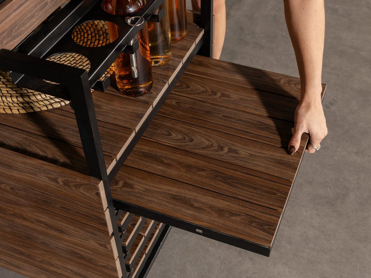 Chariot-bar extérieur Transformer en noyer foncé, cadre noir – rangement intégré – Meubles TOCO