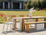 Chaise extérieure Transformer en chêne clair, cadre blanc – avec 4 rallonge(s), ensemble avec banc, mise en situation – Meubles TOCO