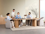 Table à manger ronde extensible Transformer en chêne scandinave – avec 3 rallonge(s), mise en situation – Meubles TOCO
