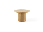 Table à manger ronde extensible Transformer en chêne scandinave – fermée, format compact, sur fond blanc – Meubles TOCO