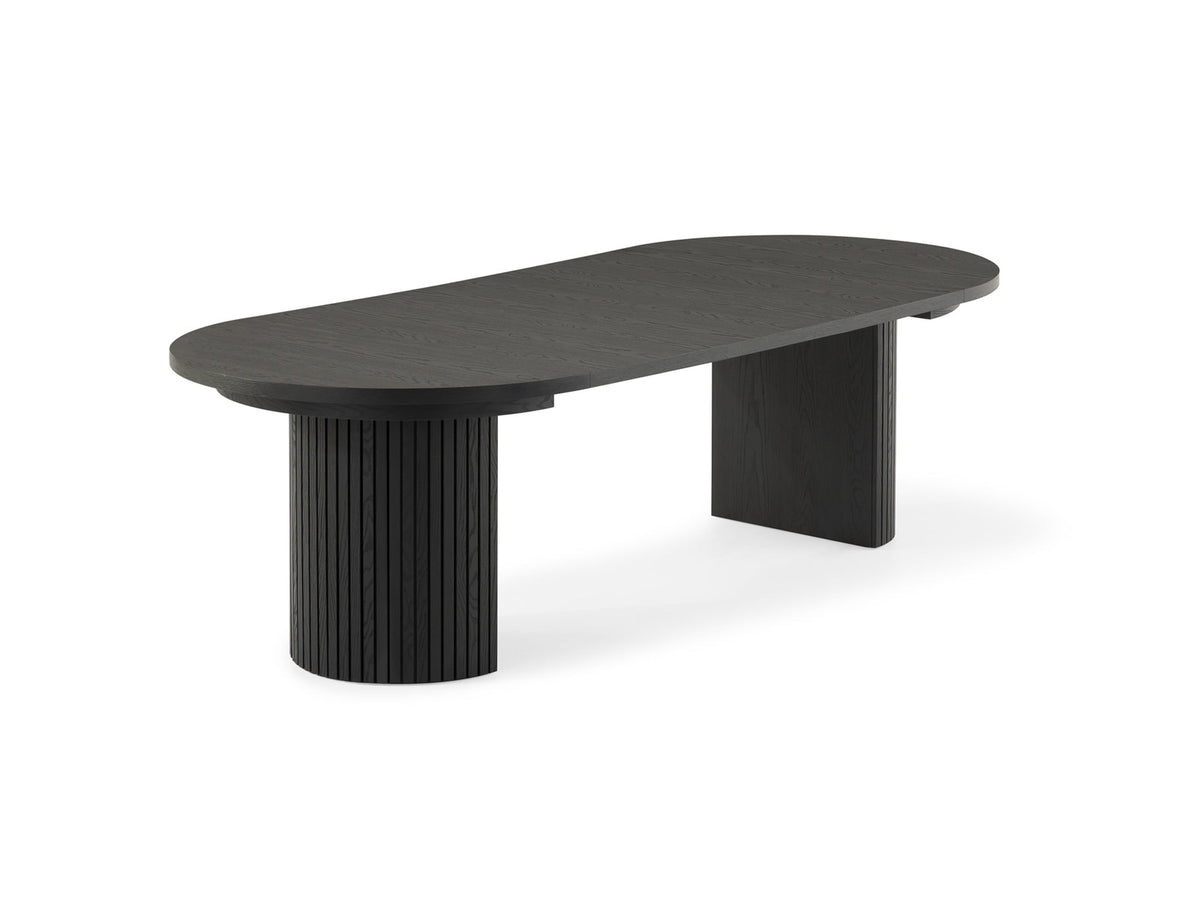 Table à manger ronde extensible Transformer en hickory fumé – sur fond blanc – Meubles TOCO
