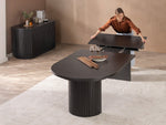 Table à manger ronde extensible Transformer en hickory fumé – démonstration du mécanisme, mise en situation – Meubles TOCO