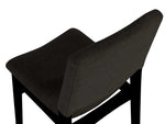 Chaise Transformer en hickory fumé – gros plan sur le bois massif, sur fond blanc – Meubles TOCO