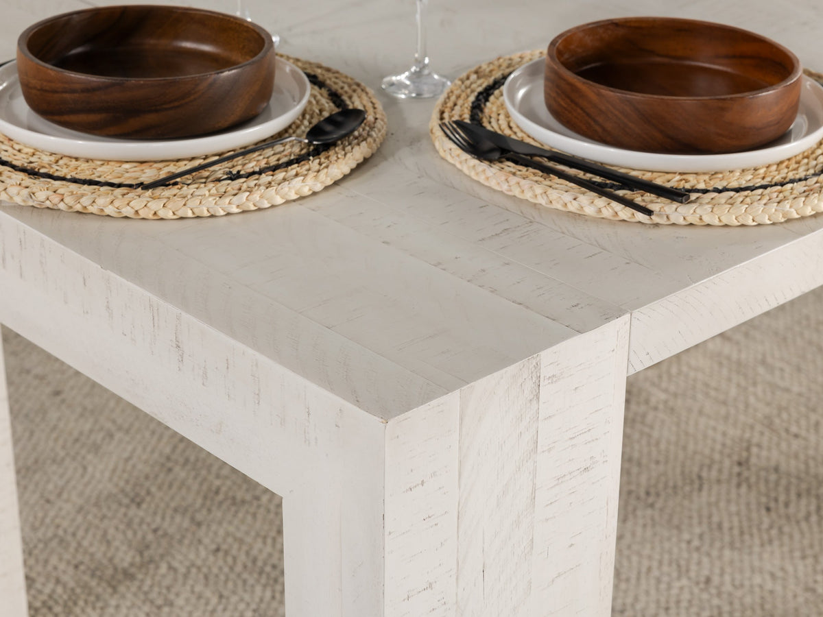 Table à manger extensible Transformer en bouleau canadien – gros plan sur le bois massif, mise en situation – Meubles TOCO