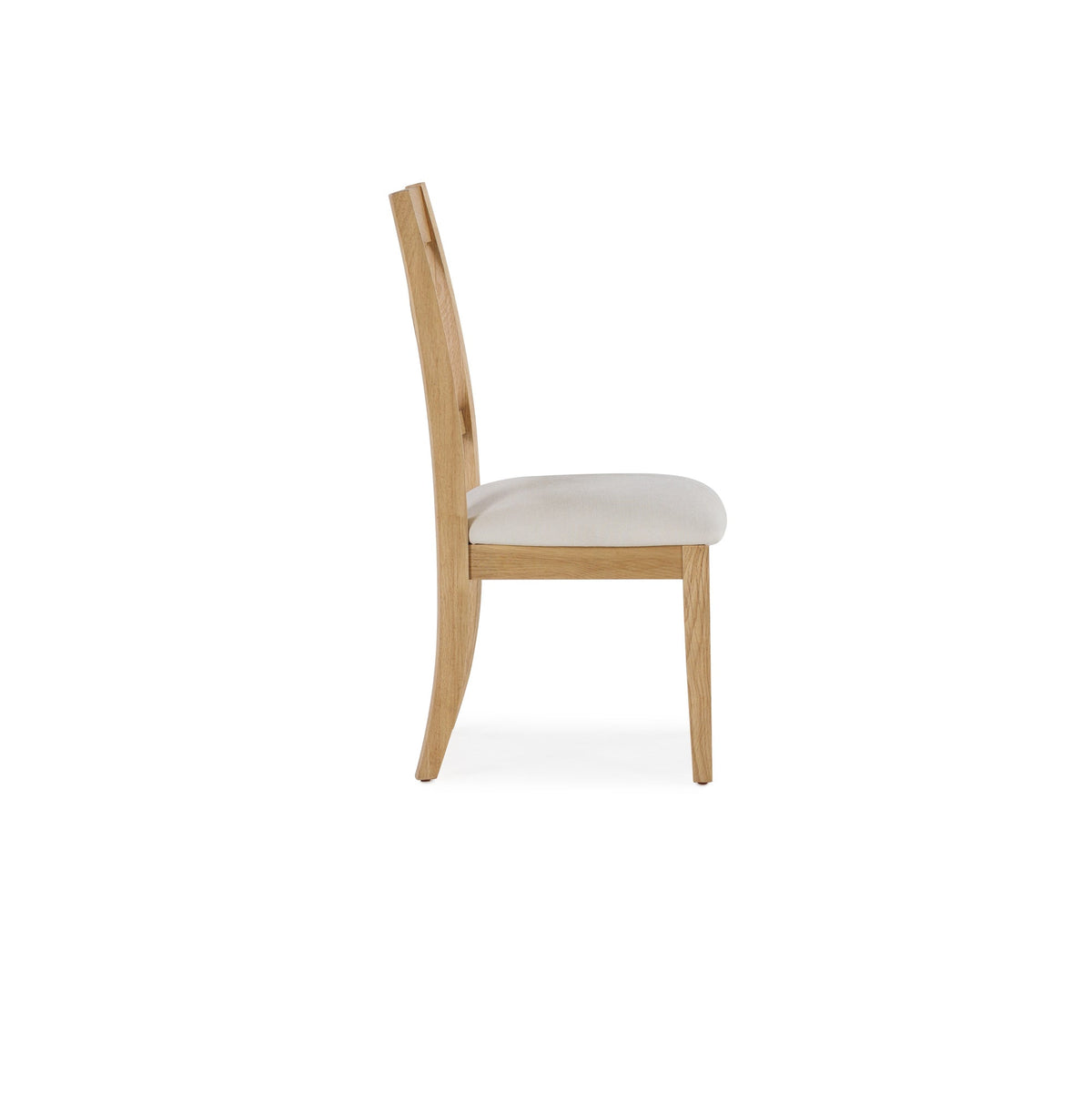 Chaise Gather chêne belge et tissu crème, vue de côté sur fond blanc