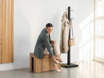 Banc extensible Transformer en chêne scandinave – fermée, format compact, mise en situation – Meubles TOCO