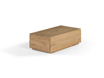 Table basse relevable Transformer en chêne scandinave – fermée, format compact, sur fond blanc – Meubles TOCO