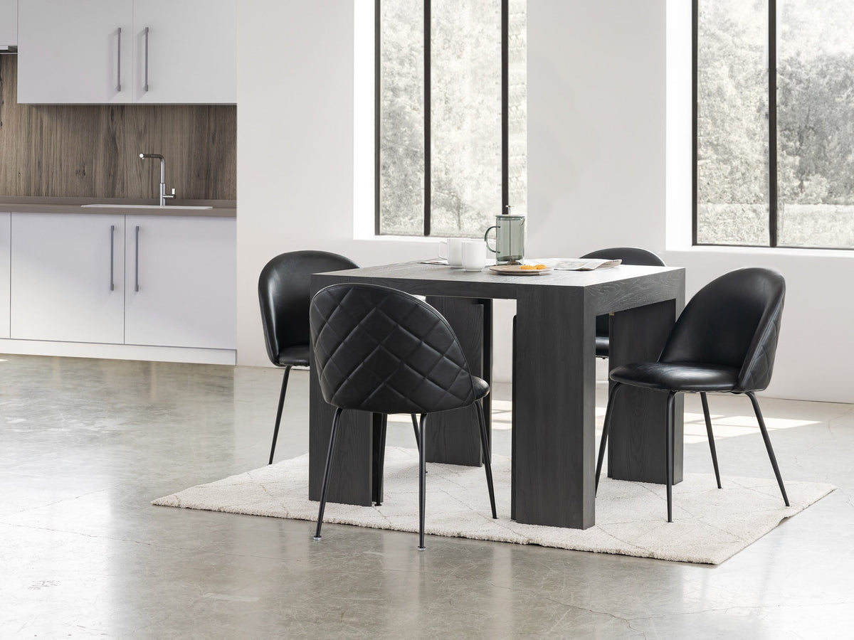 Table à manger extensible Transformer en hickory fumé – avec 1 rallonge(s), mise en situation – Meubles TOCO