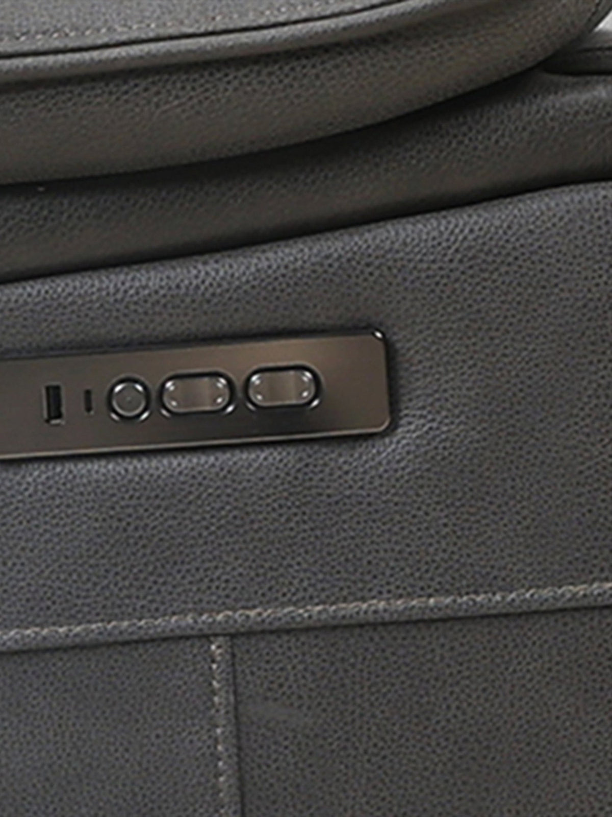 Chaise inclinable électrique Lewis en gris foncé – détail de la finition – Meubles TOCO