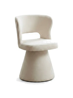 Chaise de cuisine Sofia par TOCO Meubles en tissu beige avec dossier ajouré et base conique moderne