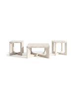 Ensemble de trois tables basses TOCO Meubles en bois finition blanchie avec pieds en croix modernes