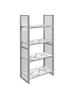 Étagère présentoir TOCO Meubles Mona en métal argenté avec quatre tablettes en stratifié effet marbre blanc