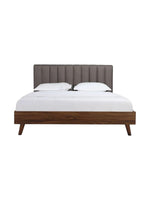 Grand Lit Atlas TOCO Meubles, lit double avec tête de lit capitonnée grise et cadre en bois brun, style Mid-Century Modern.