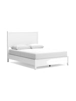 Grand lit Gisele TOCO Meubles blanc au design contemporain avec tête de lit effet planches sur fond blanc