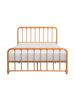 Lit double orange en métal de TOCO Meubles avec barreaux verticaux et design classique.