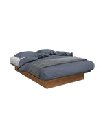 Lit double Écono TOCO Meubles avec base en bois brun et literie bleu gris moderne