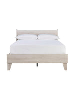 Lit double Solene en bois clair avec tête de lit et pieds inclinés, par TOCO Meubles. Style contemporain.