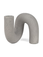 Objet décoratif TOCO Meubles Kailas en béton gris texturé avec une forme incurvée moderne et épurée