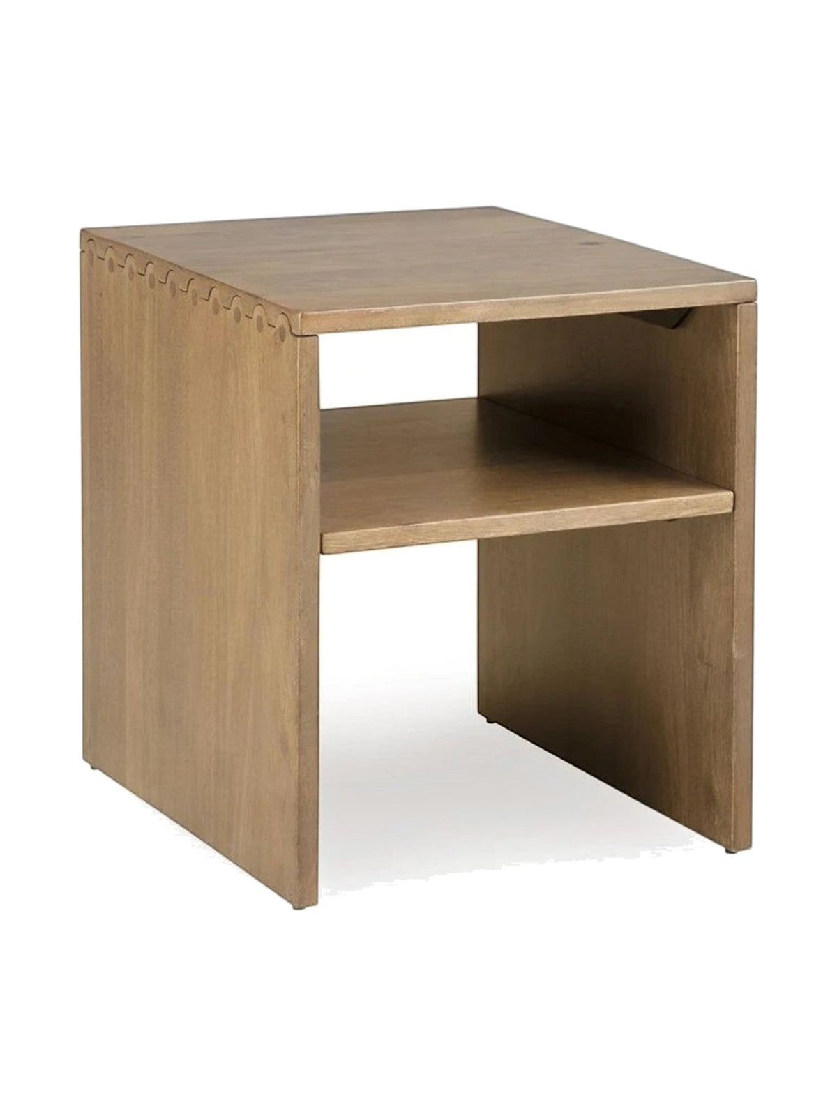 Table d'appoint Kelani par TOCO Meubles en bois massif avec étagère centrale et détails de jointure décoratifs