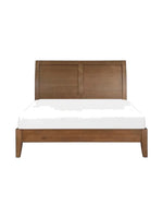 Lit plateforme TOCO Meubles Antoine en bois brun clair avec tête de lit style traîneau au design transitionnel épuré.