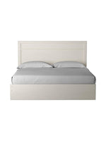 Très grand lit Clara TOCO Meubles blanc avec tête de lit à moulures et grain de bois apparent au design moderne
