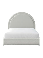 Très grand lit Ivy TOCO Meubles avec tête de lit arrondie rembourrée en tissu bouclé crème, style contemporain.