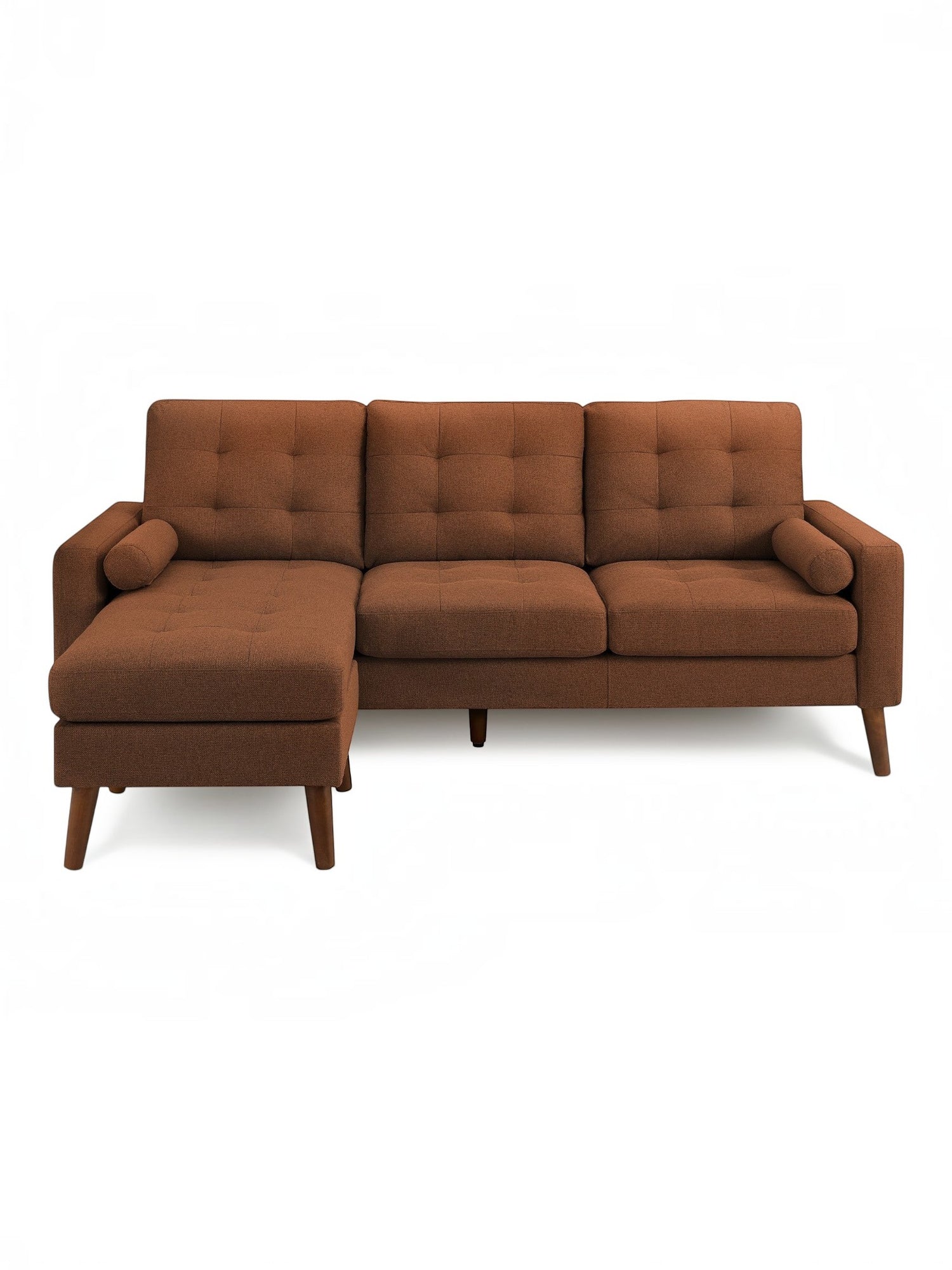 TOCO Meubles Sofa sectionnel Roumo marron confortable avec capitonnage et coussins cylindriques.