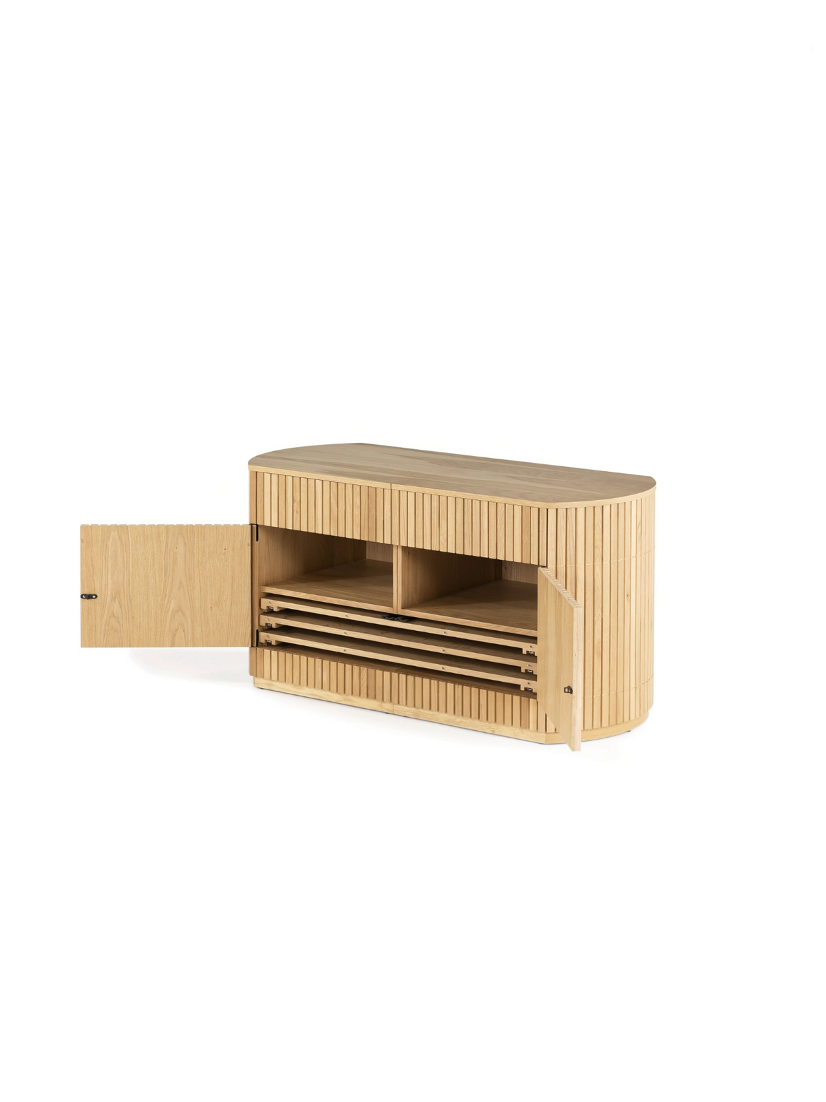 Buffet rond TOCO Meubles en bois clair avec façade à lattes verticales et portes ouvertes révélant du rangement