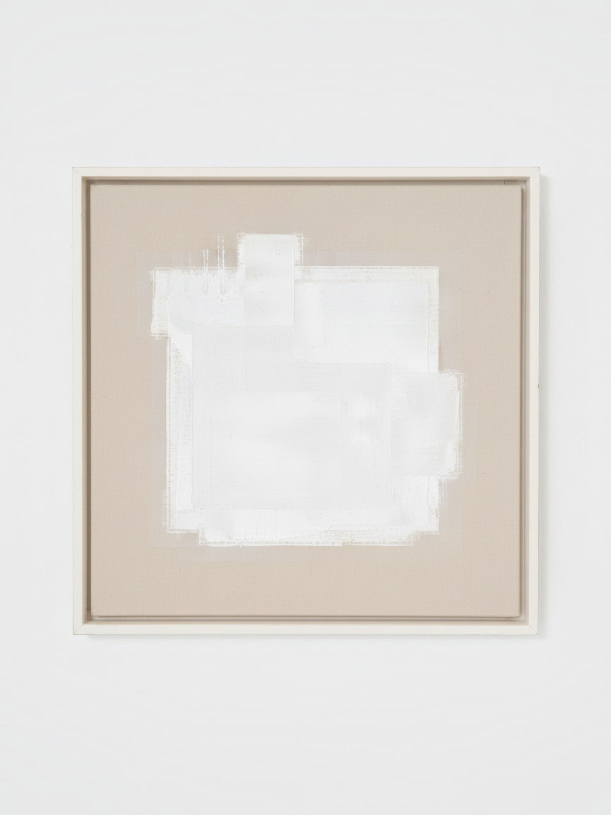 Cadre décoratif TOCO Meubles Atmosphère II avec peinture abstraite blanche sur fond beige dans un cadre en bois clair