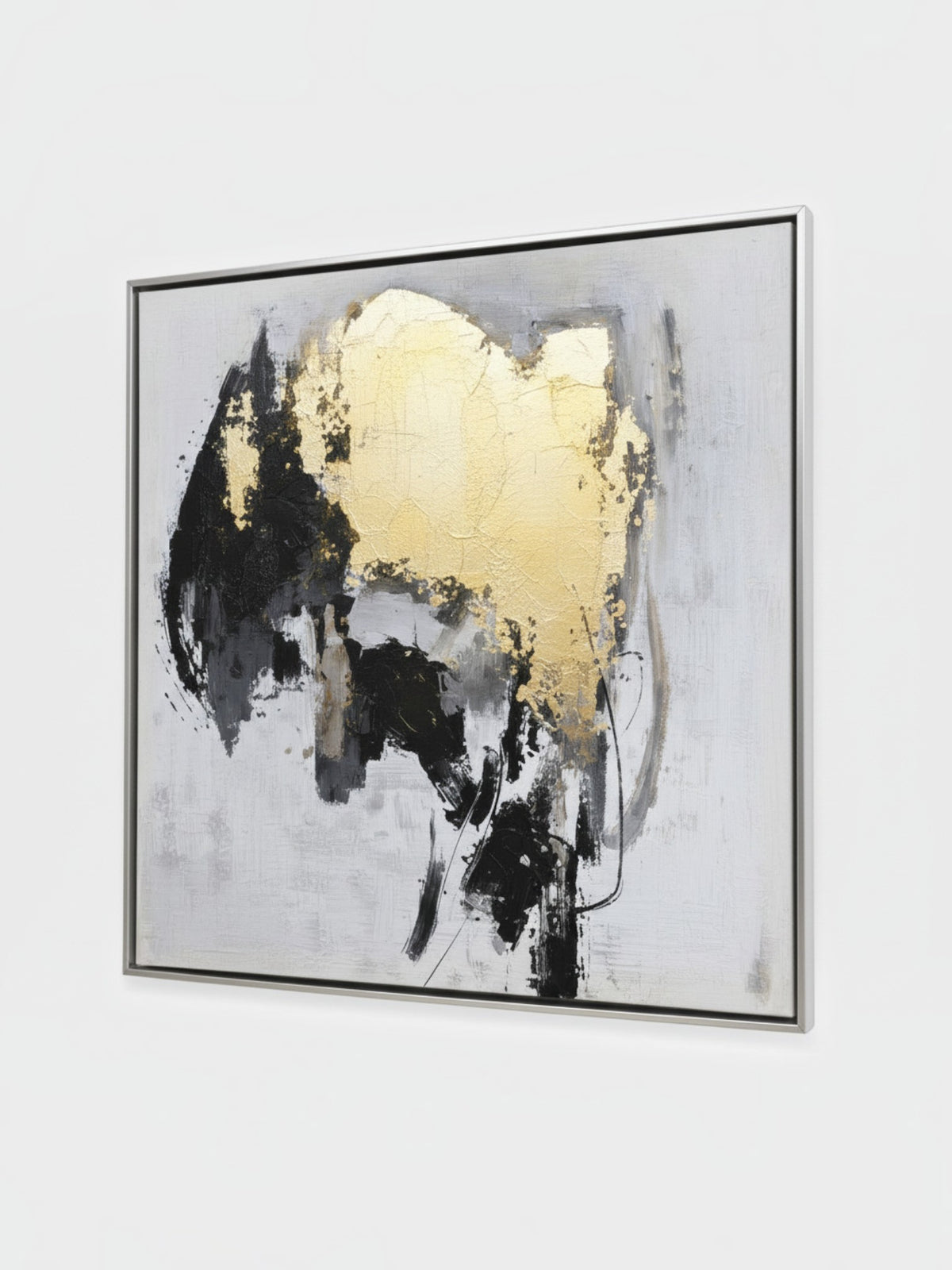Cadre décoratif Salience de TOCO Meubles avec peinture abstraite en noir, blanc et feuille d'or dans un cadre argenté