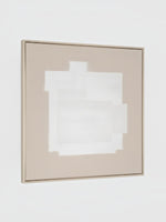 Cadre décoratif TOCO Meubles Atmosphère II avec motif abstrait blanc sur fond beige dans un cadre en bois clair