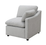 TOCO Meubles Canapé modulaire Marine gris clair en tissu texturé avec coussins d'assise et de dossier moelleux et accoudoirs inclinés.
