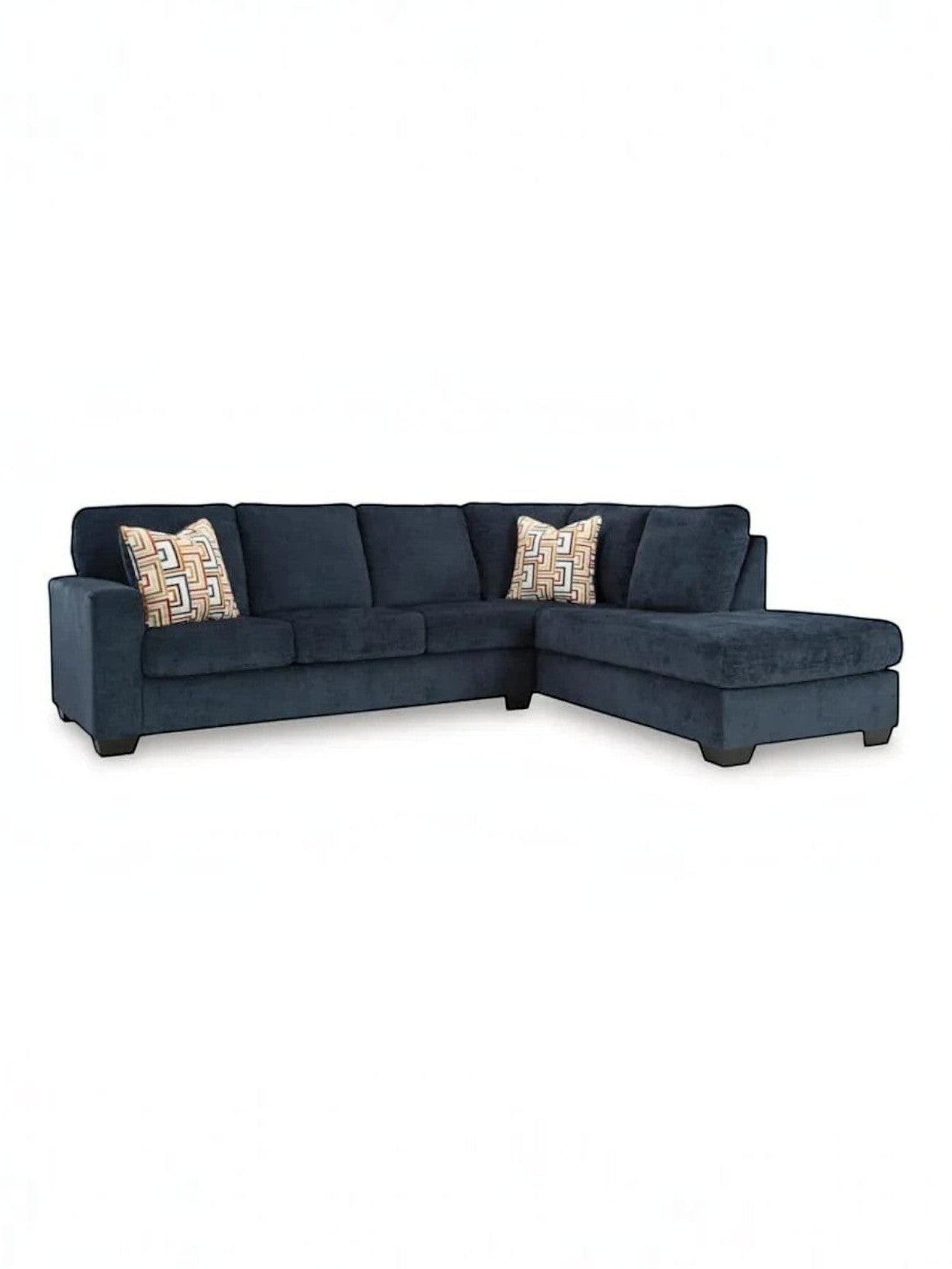 TOCO Meubles Sofa sectionnel Toscana bleu marine en tissu avec coussins décoratifs géométriques.
