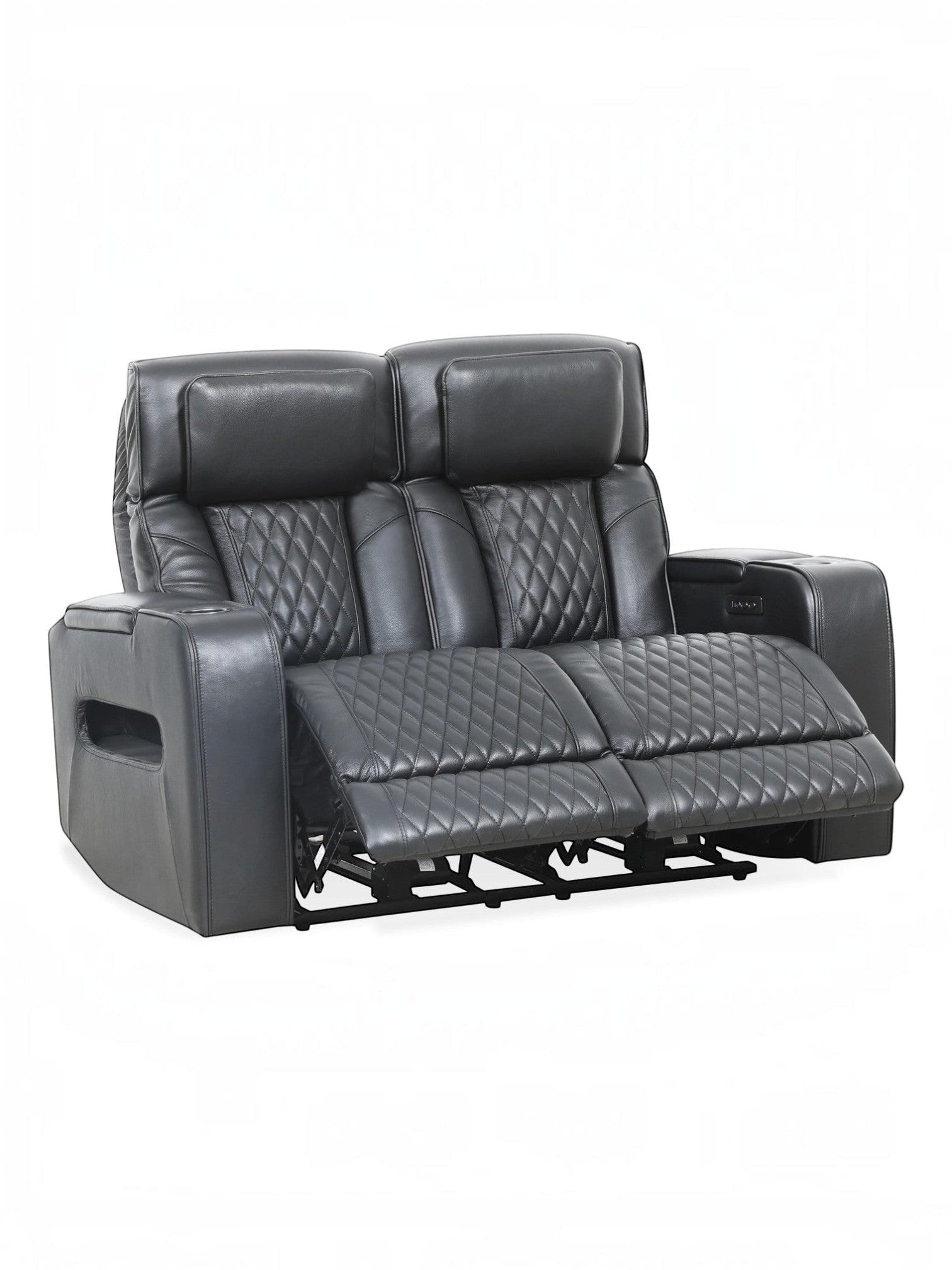 Causeuse inclinable Warren de TOCO Meubles en cuir noir avec surpiqûres en losange et porte-gobelets intégrés.