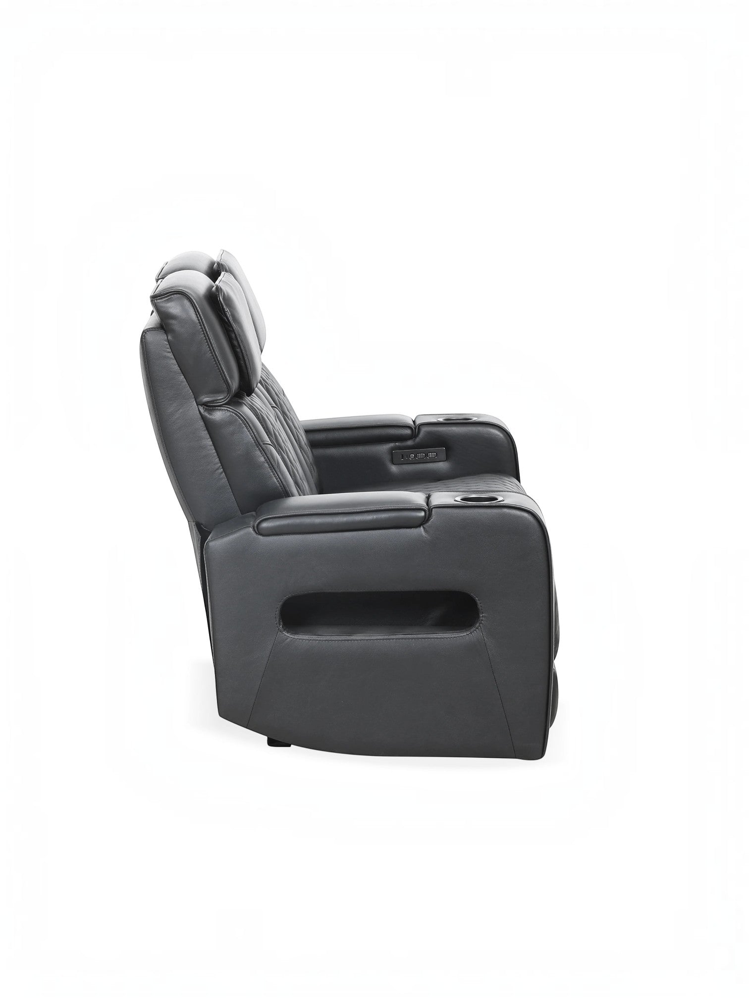 Causeuse inclinable Warren noire en cuir par TOCO Meubles avec porte-gobelets et commandes électriques intégrées.