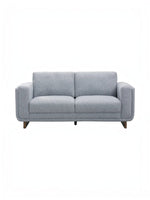 Causeuse Simone TOCO Meubles en tissu gris clair avec accoudoirs larges et pieds en bois foncé