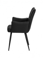 Chaise Bali TOCO Meubles noire en similicuir avec accoudoirs et pieds en métal noir, vue de profil
