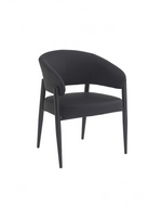 Chaise de salle à manger Bronso par TOCO Meubles en similicuir noir avec dossier courbé et pieds en métal noir mat