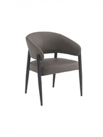 Chaise de salle à manger TOCO Meubles Bronso taupe foncé en similicuir avec dossier courbé et pieds en métal noir mat
