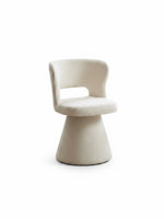 Chaise de cuisine Sofia par TOCO Meubles en tissu beige avec dossier ajouré et base conique moderne