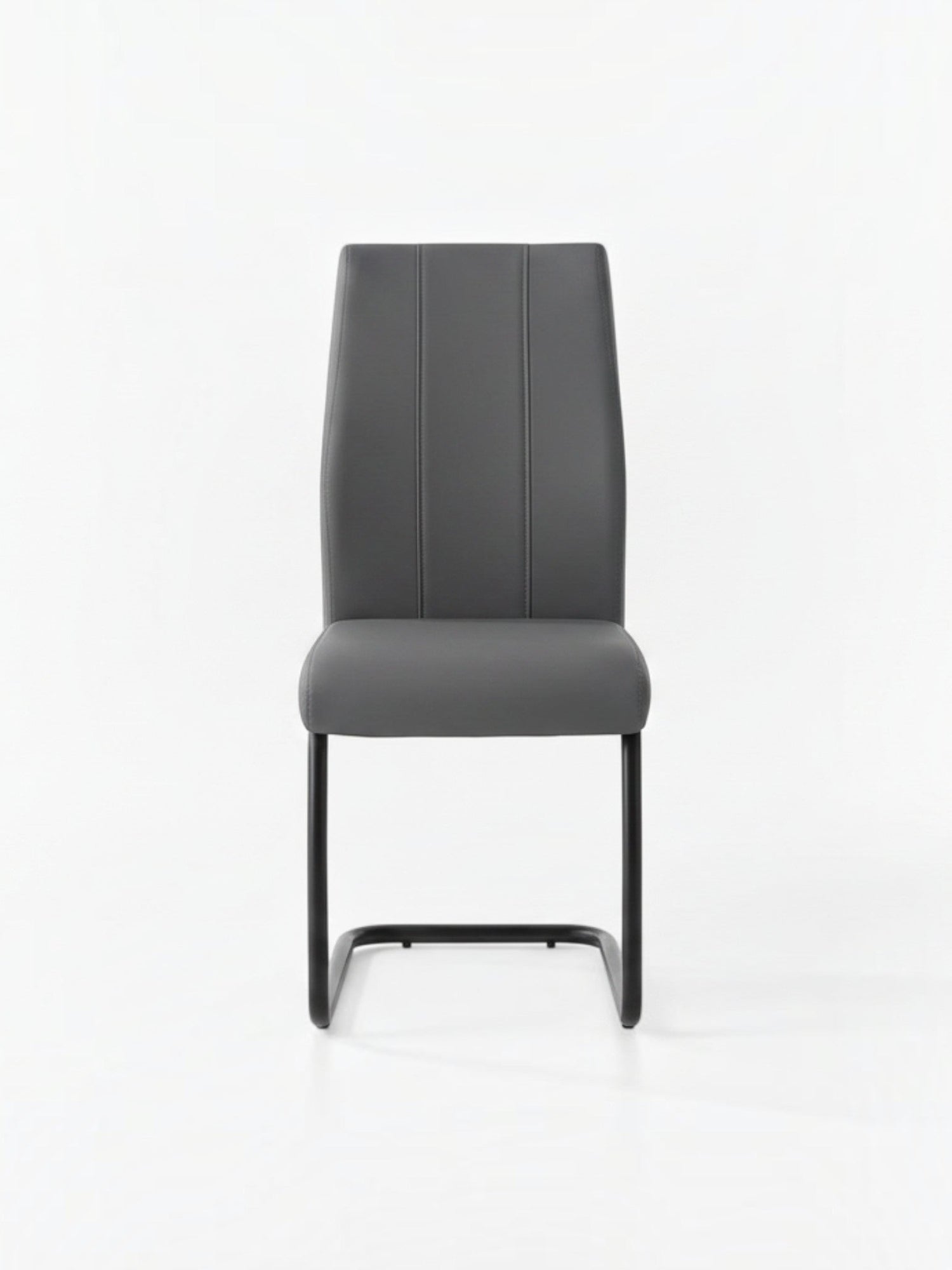 Chaise de cuisine Xena par TOCO Meubles en similicuir gris avec structure en métal noir et dossier surpiqué