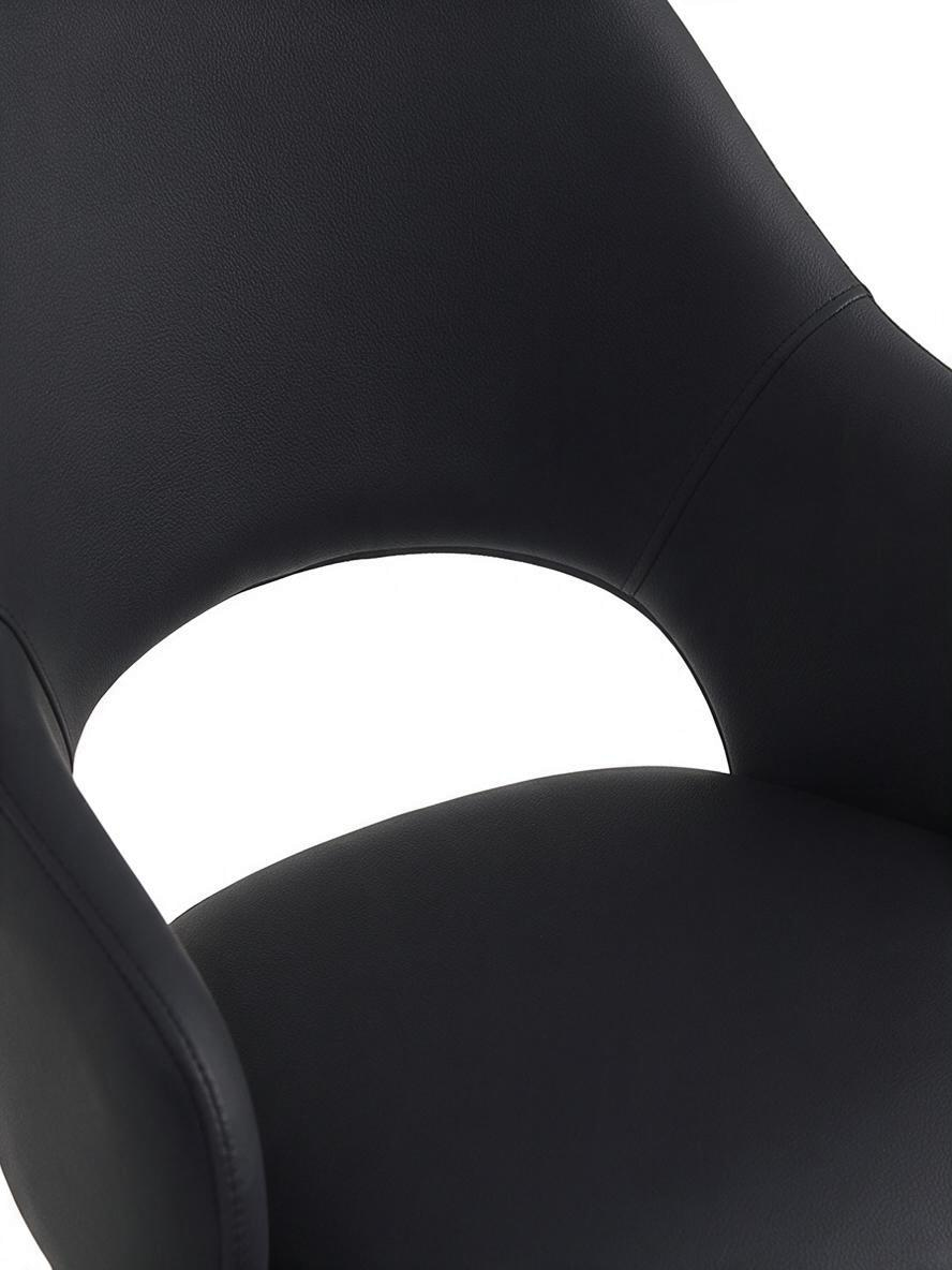 Chaise de salle à manger moderne TOCO Meubles Denzo en similicuir noir avec dossier courbé et pieds en métal noir mat