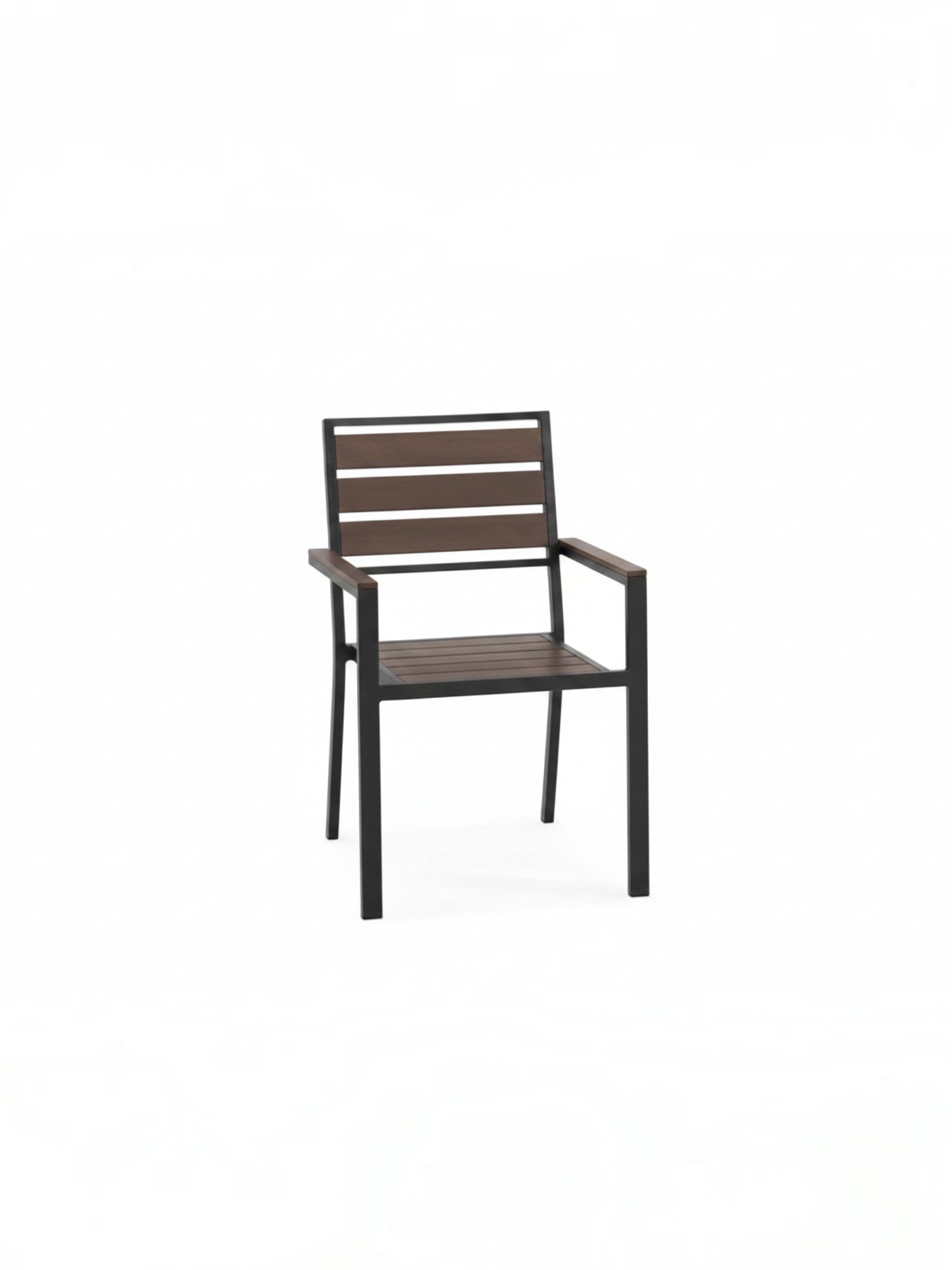 Chaise d'extérieur TOCO Meubles Transformer avec structure noire et lattes en bois foncé, style moderne et empilable.